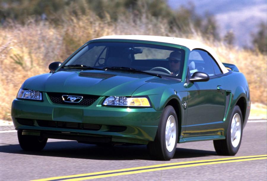  Ford Mustang 1999 года  (фото 13 из 60)